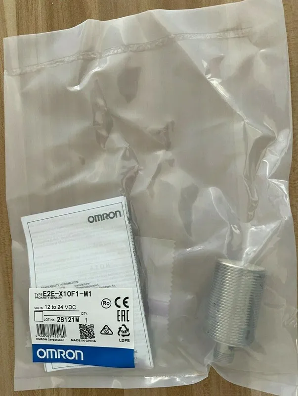 Датчик приближения Omron E2E-X10F1-M1 Proximity Sensor Switch