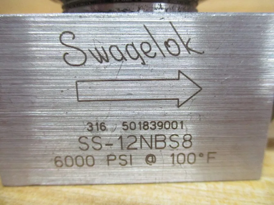 Клапан Swagelok SS-12NBS8 SS Severe Service Union Bonnet Needle Valve, 2.1