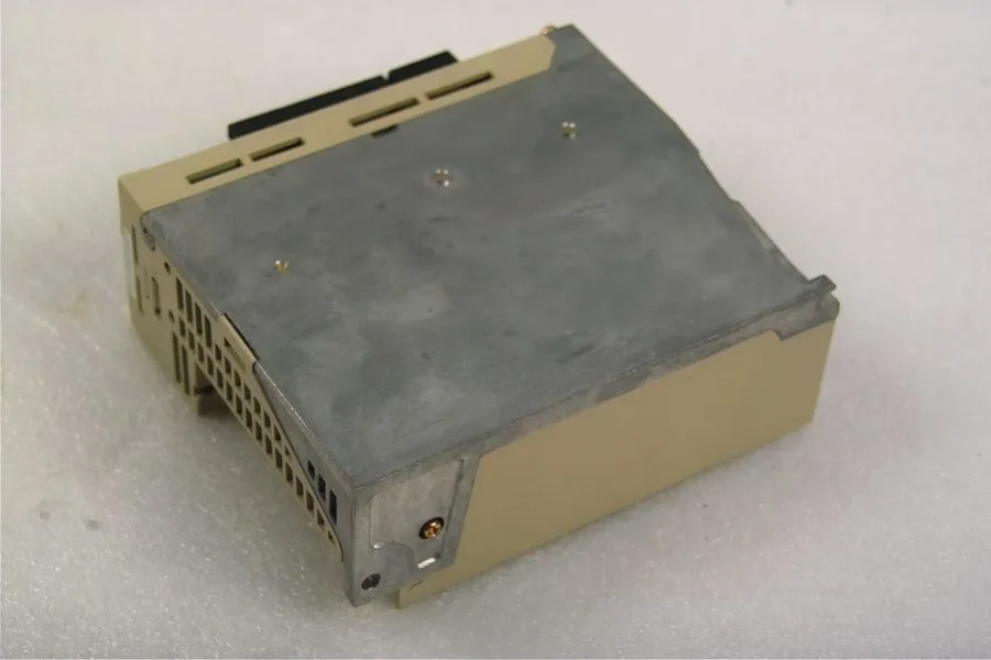 Сервопривод YASKAWA SERVOPACK DRIVER SGDS-01A22A