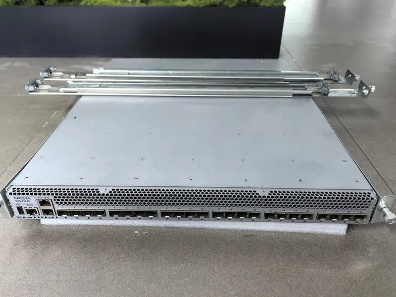 Коммутатор Arista DCS-7124S 24 Port 10 GbE Managed Switch Rack-Mountable