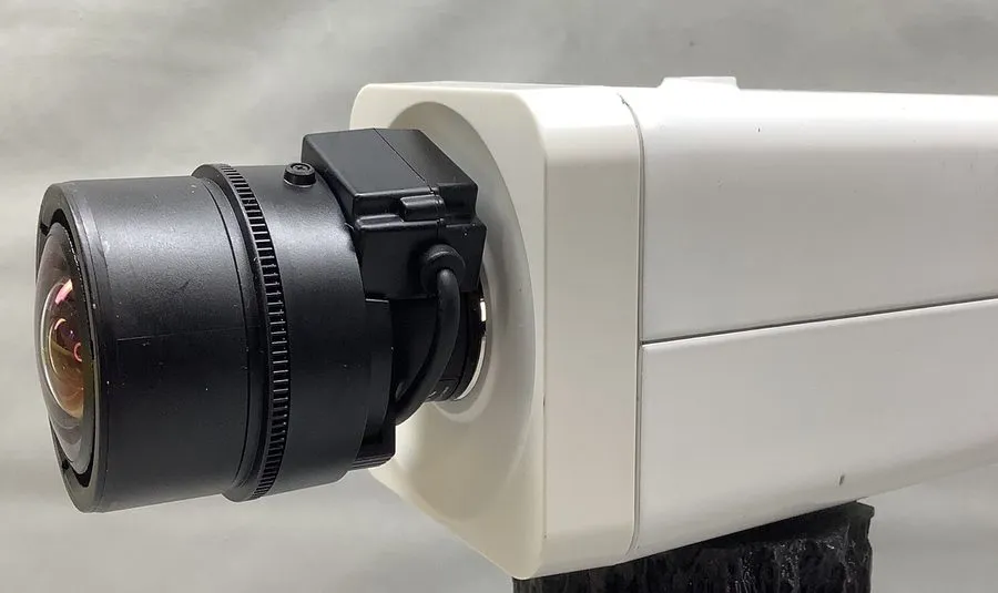 Камера Pelco Sarix IXP31 Box Camera With Pelco Mega Pixel 13M2.8-12 LENS