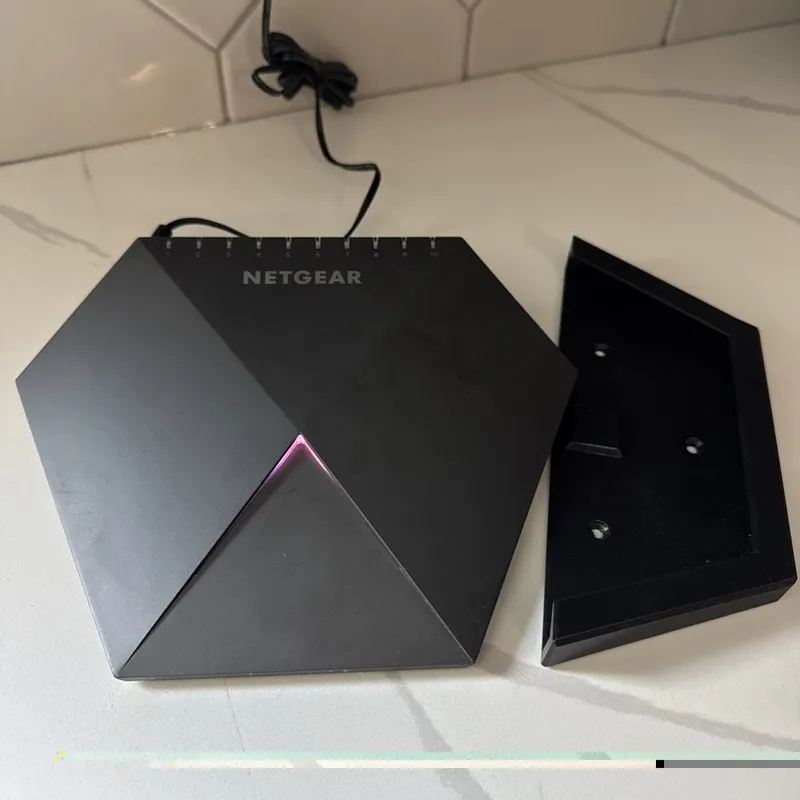 Коммутатор NETGEAR Nighthawk Pro SX10 GS810EMX Switch 8 port 1GbE, 2 port 10G Up
