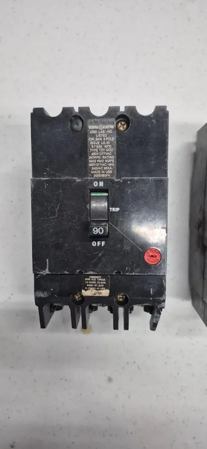 Автоматический выключатель GENERAL ELECTRIC TEY390 TEY 3 POLE 90 AMP 480v CIRCUI