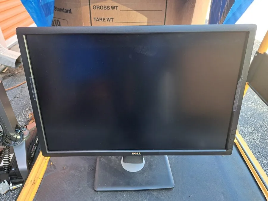 Монитор Dell Ultrasharp U2412M 24 inch Widescreen IPS LED Monitor 1920x1200