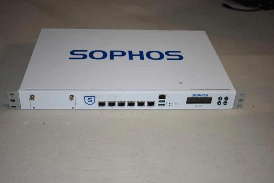 Сервер Sophos 4x 10GBe Gigabit Rackmount OPNsense Firewall Xeon E3-1225v3 16GB R