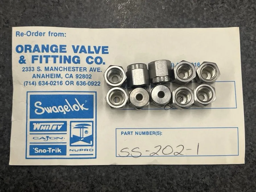Фитинг Swagelok SS-202-1 316 Stainless Steel 1/8" Tube Fitting Nuts