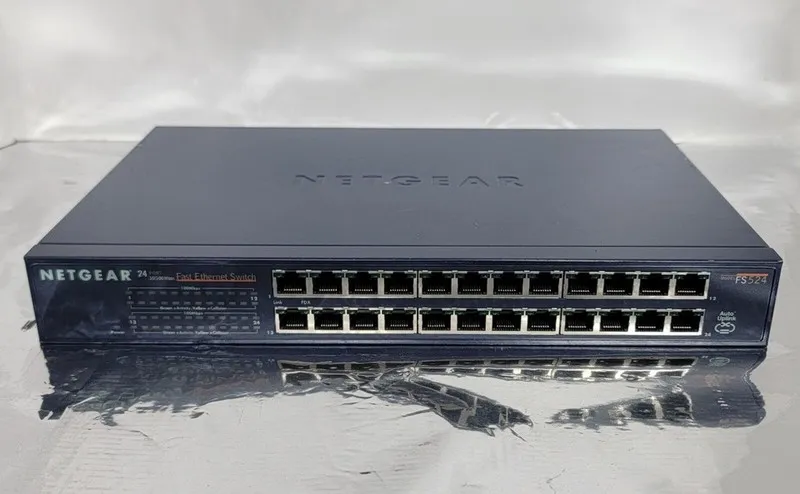 Коммутатор NetGear FS524 24-Ports 10/100 mbps Fast Ethernet Switch