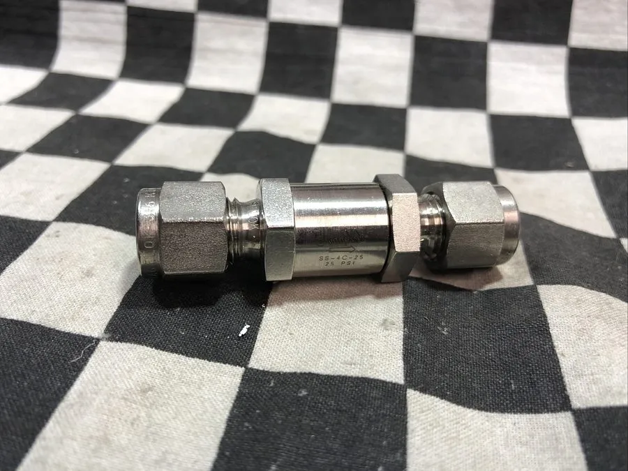 Клапан Swagelok SS-4C-25 Stainless Steel Poppet Check Valve FNSP