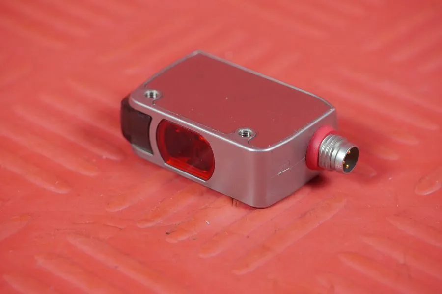 Датчик Keyence LR-ZB250C3P Sensor w/ M8 Connector Sn 250mm — фото лота 2