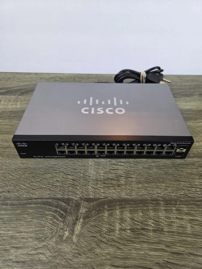 Коммутатор Cisco SG102-24 24-Port Gigabit Ethernet Unmanaged Rackmount Switch