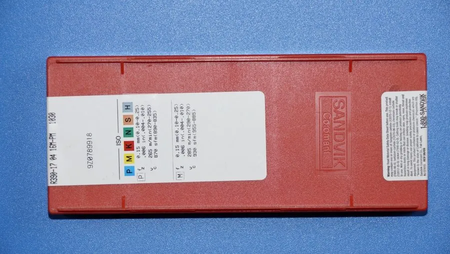 Режущий инструмент SANDVIK Coromant R390-17 04 08M-MM 2030 Carbide Milling Inser