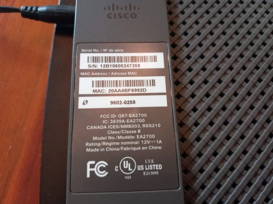 Маршрутизатор Cisco Linksys EA2700 300 Mbps 4-Port Gigabit Wireless N Router