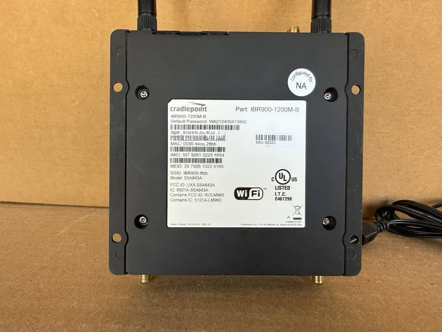 Маршрутизатор Cradlepoint IBR900 Series LTE Wi-Fi 5 Router IBR900-1200M-B