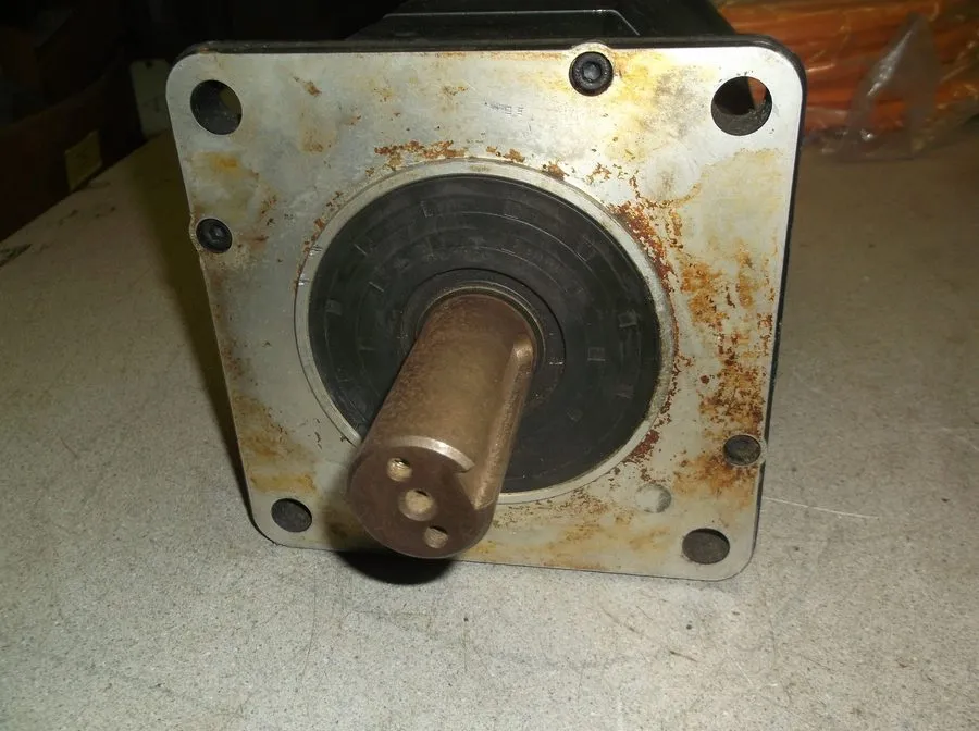 Серводвигатель GE Fanuc A06B-0502-B002 #7000 20S AC Servo Motor W/Pulse Coder