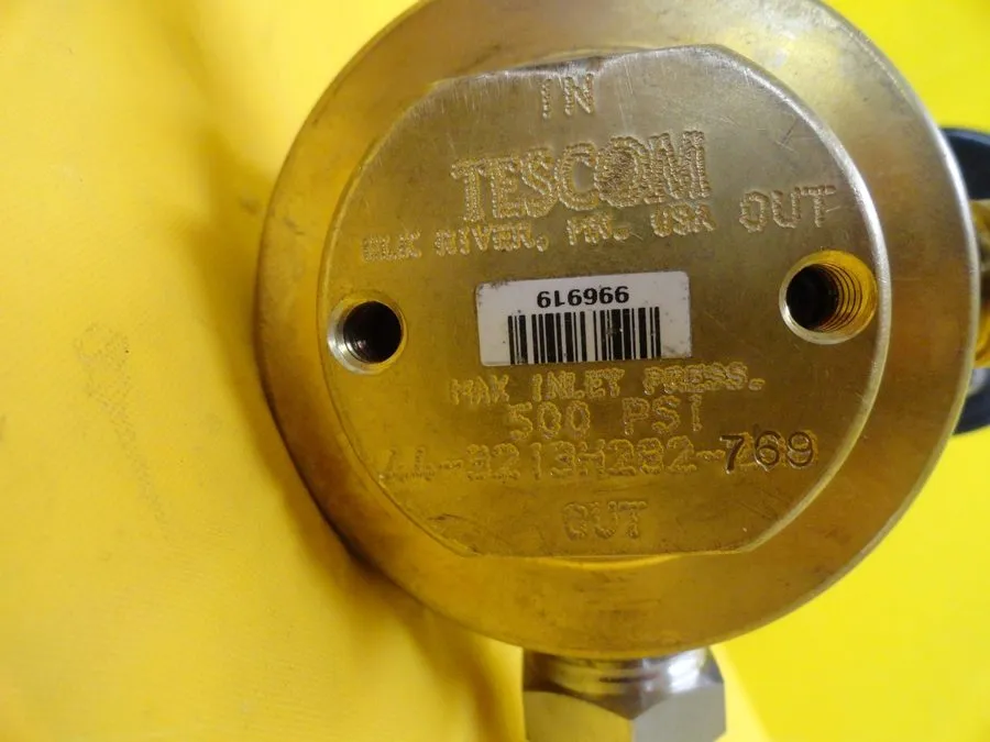 Клапан Tescom 44-3213H282-769 Manual Pressure Regulator Swagelok SS-45S8 Working