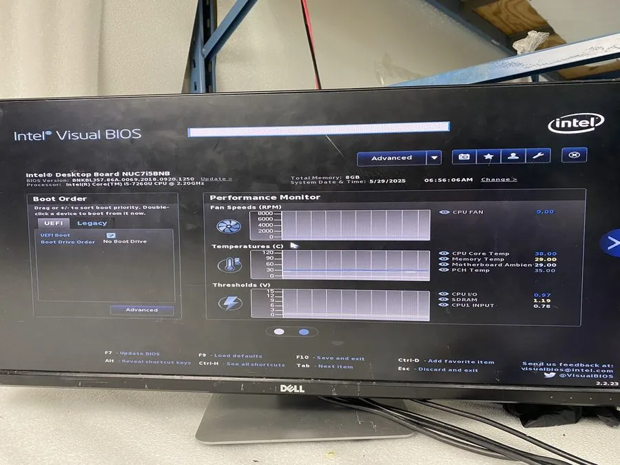 SSD-накопитель Intel NUC NUC7i5BNK (Core i5-7260U @ 2.20 GHz, 8GB RAM, 500GB NVM