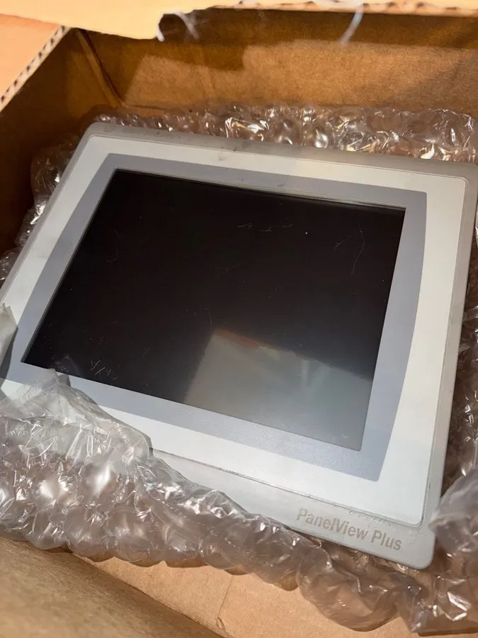 Панель оператора Allen Bradley 2711P-T10C21D8S PanelView Plus, Color 10.4" Termi