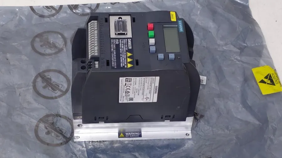 Частотный преобразователь SIEMENS SINAMICS 6SL3210-5BE13-7UV0 0.37KW 400VAC V20 