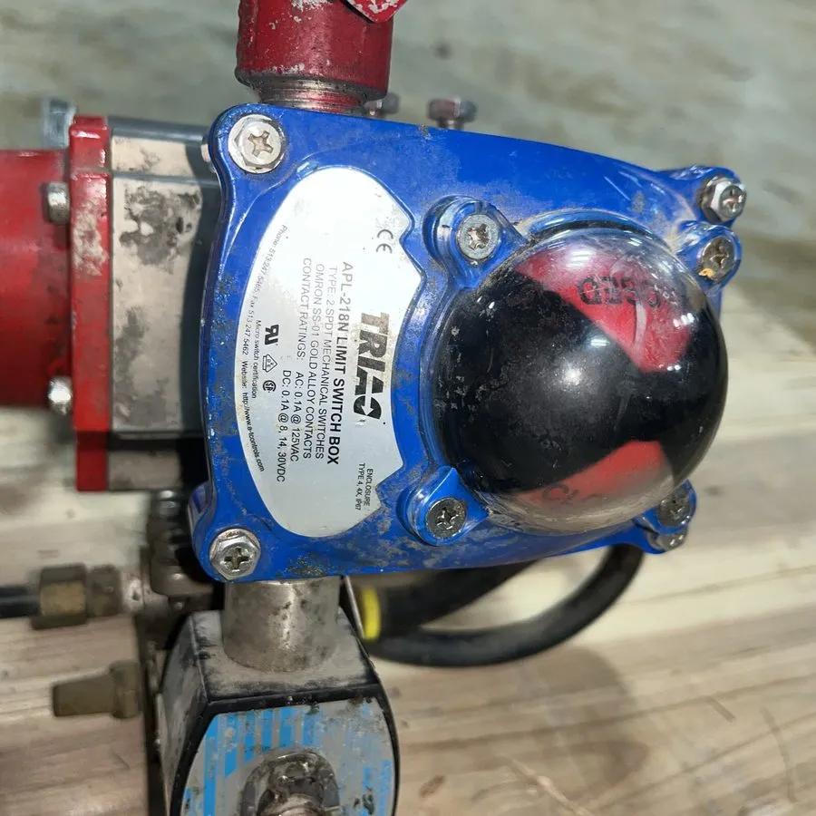 Коммутатор Triac 2R80SR Pneumatic Actuated 2 Way Stainless Ball Valve, 2” W Limi — фото лота 2