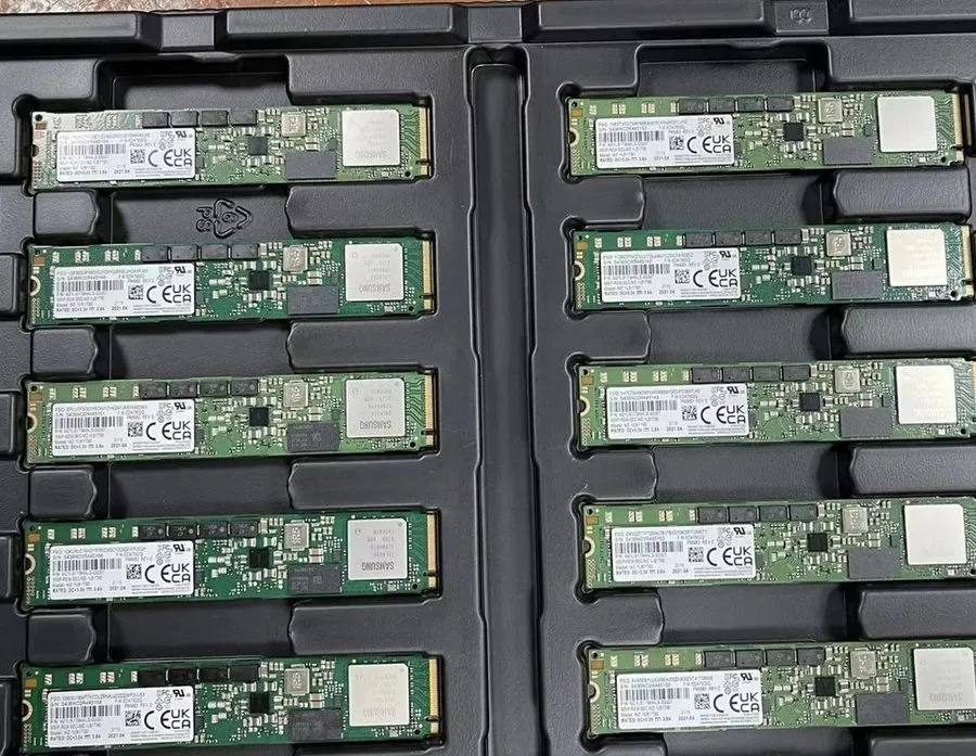 SSD-накопитель Samsung PM983 1.92TB SSD M.2 22110 PCIe Gen3 x4 NVMe MZ1LB1T9HALS