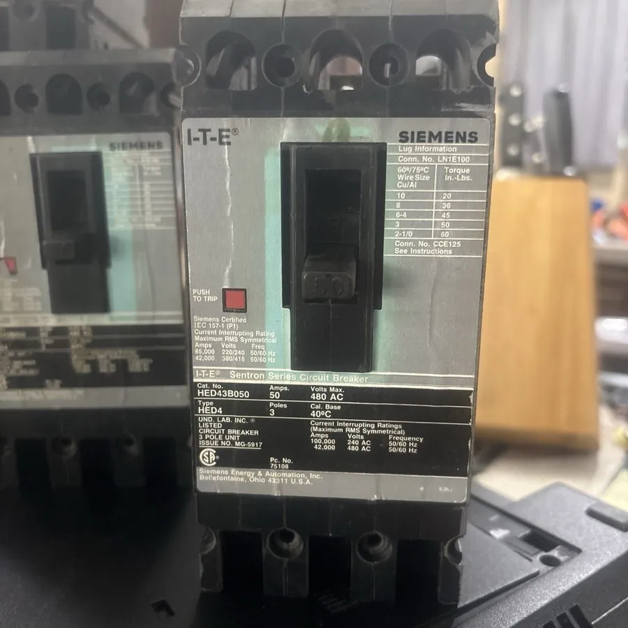 Автоматический выключатель Siemens ED43B050 Sentron Series Circuit Breaker 50A 3