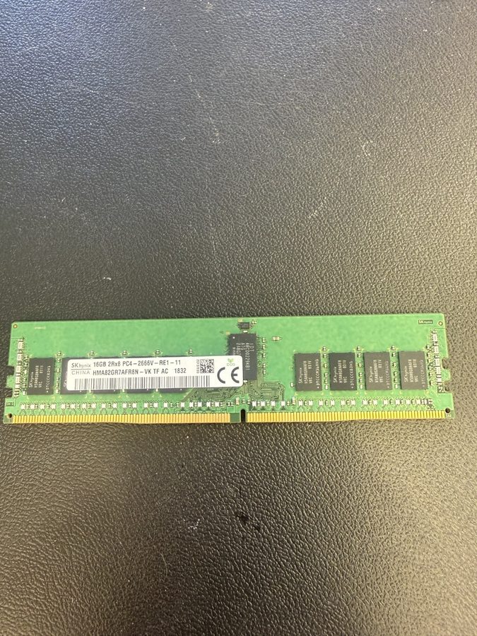 Модуль памяти SK Hynix HMA82GR7AFR8N-VK T3 AA 16GB 2Rx8 PC4-2666V DDR4 ECC Serve