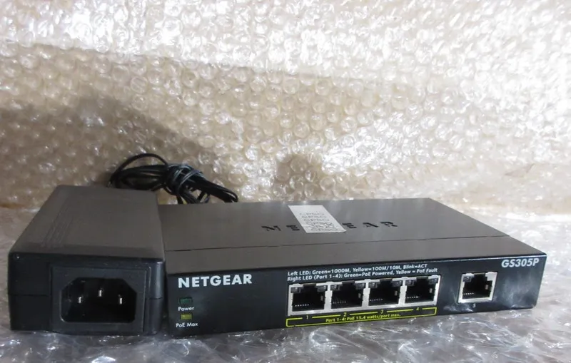Коммутатор NETGEAR GS305P 5-Port Gigabit Ethernet PoE + Unmanaged Switch (63W)