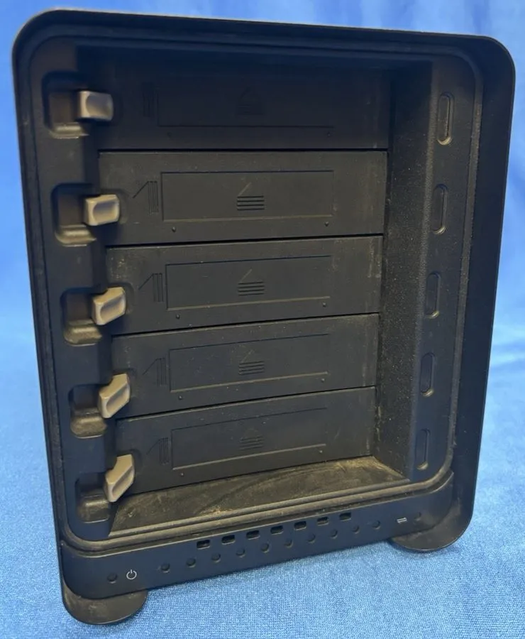 СХД DROBO 5D EXTERNAL STORAGE ARRAY DRDR5-A 5-BAY SATA DIRECT CONNECT PART T5-A6