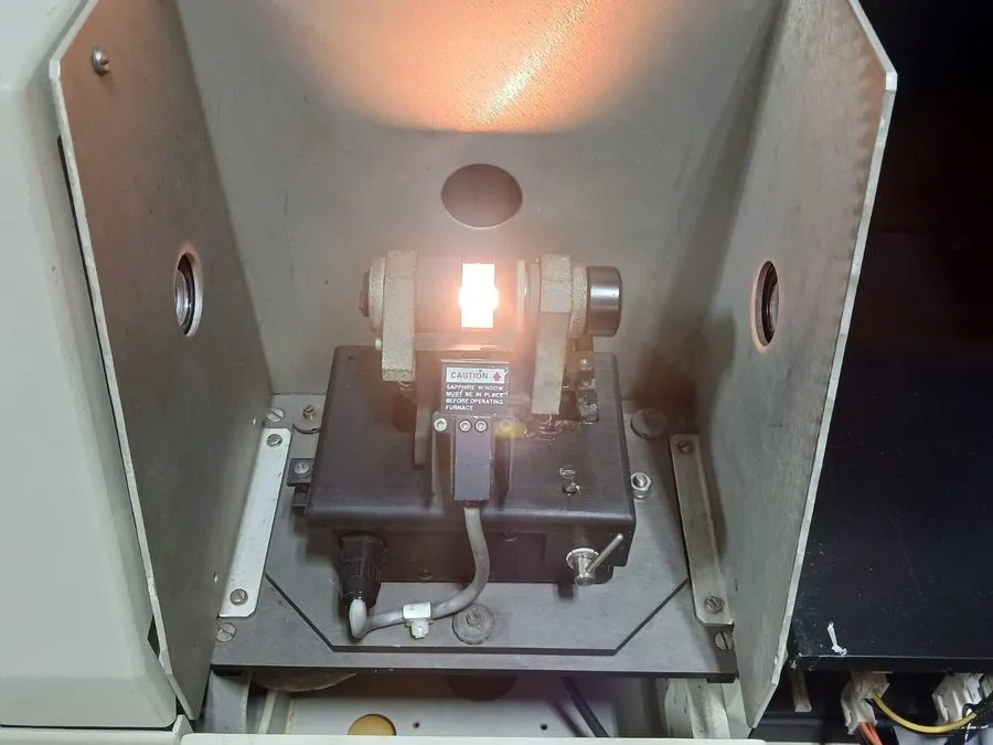 Спектрофотометр Thermo Jarrell Ash AtomSPEC GF Workstation Spectrophotometer DS2