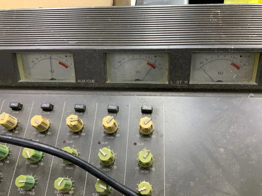 Микшерный пульт YAMAHA MC1202 ANALOG MIXER VINTAGE PRO AUDIO EQUIPMENT MIXING CO