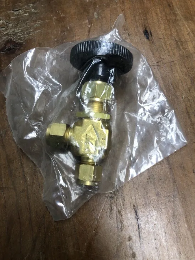 Клапан Swagelok B-1RS6 Brass Integral Bonnet Needle Valve FNSP — фото лота 2