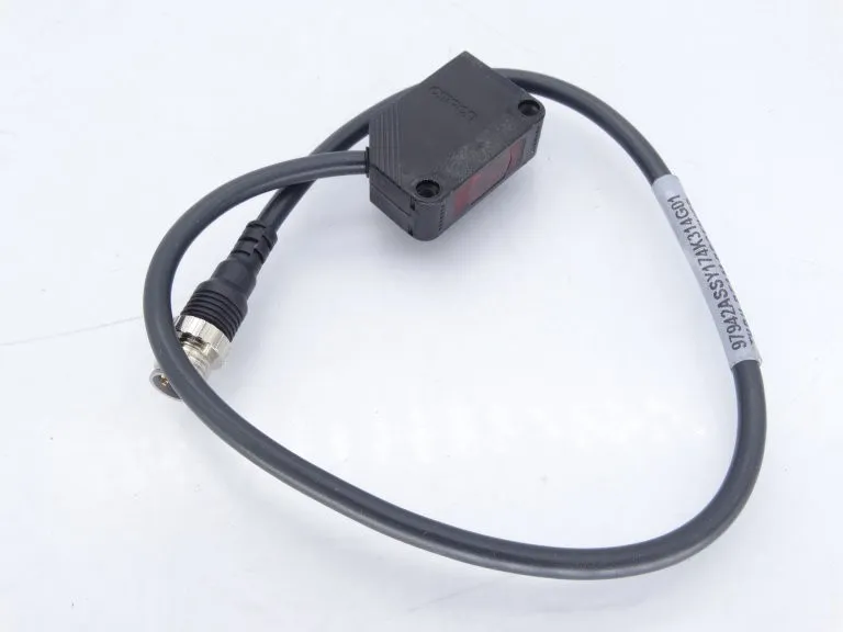 Фотоэлектрический датчик OMRON E3Z-T81A-D SENSOR