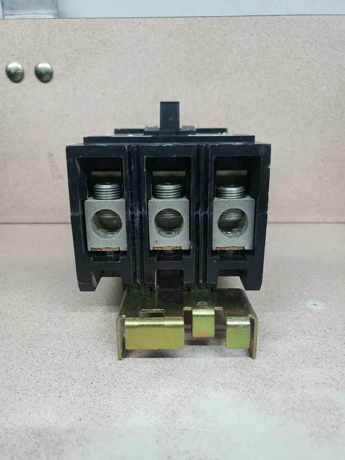 Автоматический выключатель Square D I-line KC34150 150A 3p 480V Circuit Breaker 