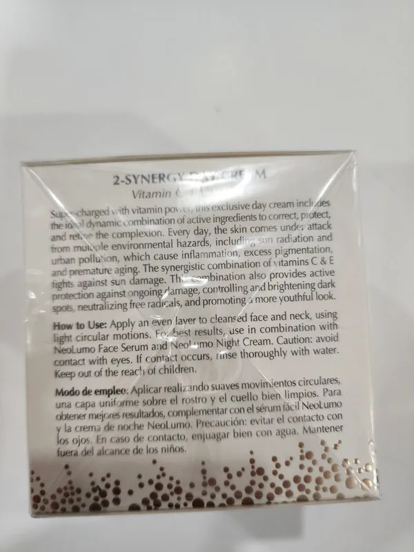Сервер NeoLumo 2-Synergy Day Cream Vitamin C+Vitamin E 1.7 fl oz/50 ml NEW-SEALE