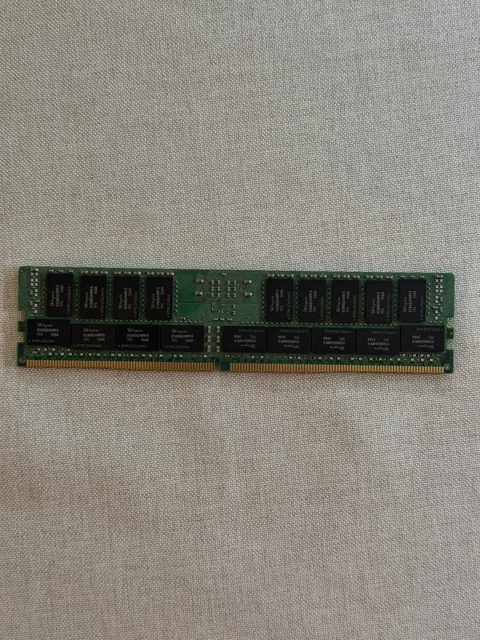 Модуль памяти SK Hynix 32GB 2Rx4 PC4-2133P DDR4 ECC Registered Server RAM HMA84G