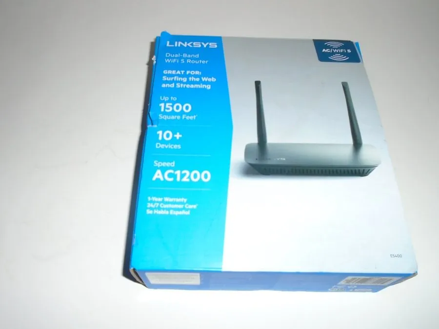Маршрутизатор Linksys AC1200 Dual-Band WiFi 5 Router Model E5600