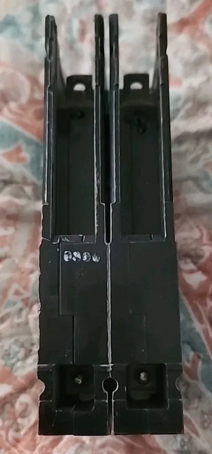 Автоматический выключатель SIEMENS SENTRON SERIES 20 AMP CIRCUIT BREAKER 2P 600 