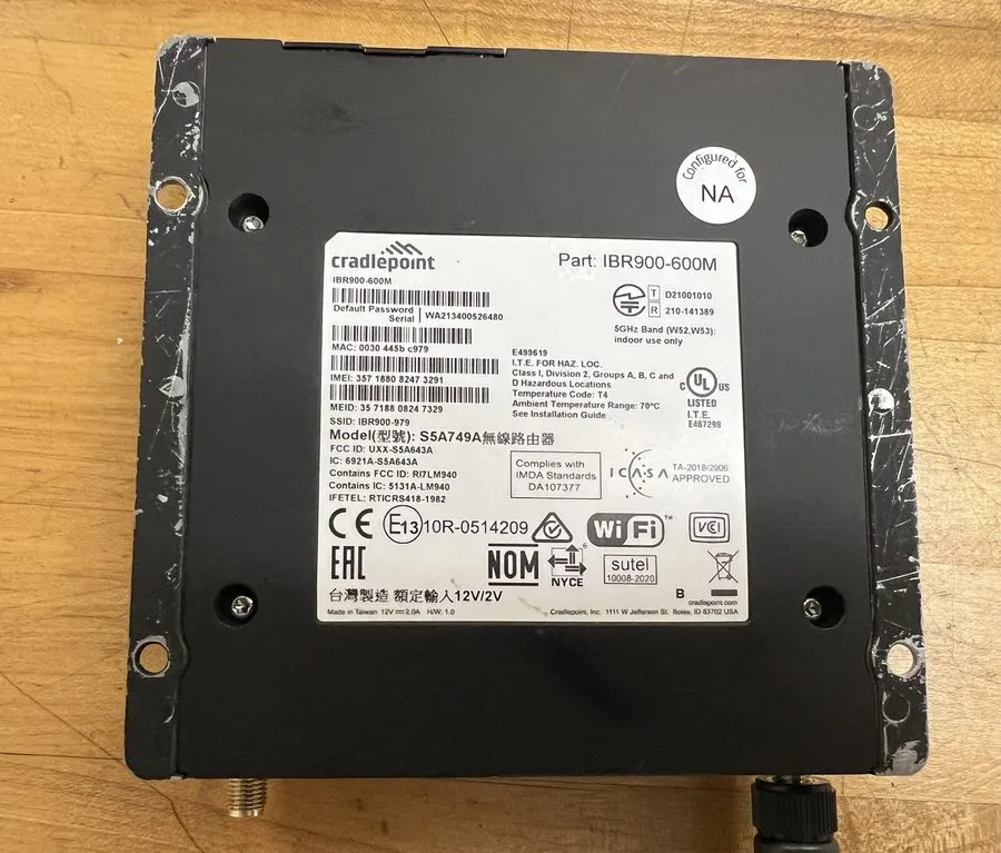 Маршрутизатор Cradlepoint IBR900-600M LTE Router w/ Airgain Antenna and cables