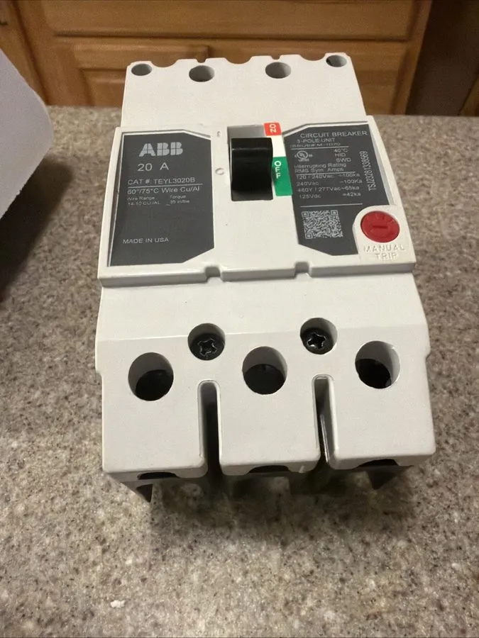 Автоматический выключатель GE TEYL3020B Molded Case Circuit Breaker 20A, 3-Phase — фото лота 1
