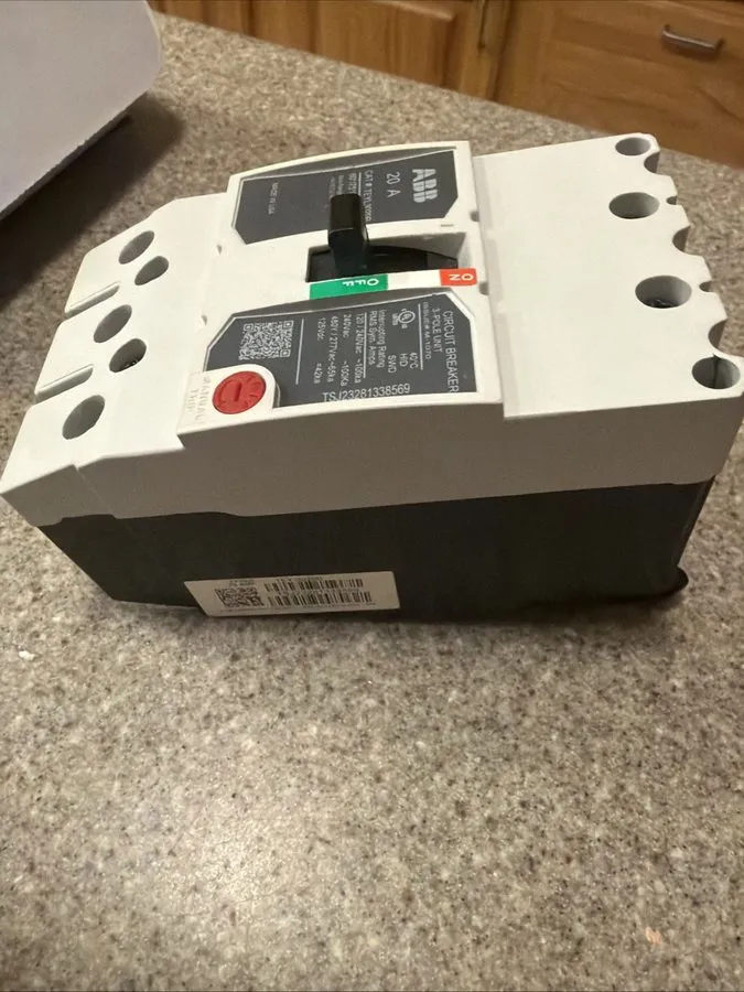 Автоматический выключатель GE TEYL3020B Molded Case Circuit Breaker 20A, 3-Phase — фото лота 3