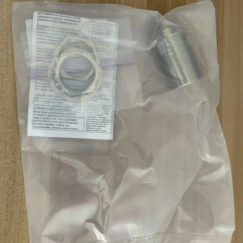 Датчик приближения Omron E2E-X10F1-M1 Proximity Sensor Switch