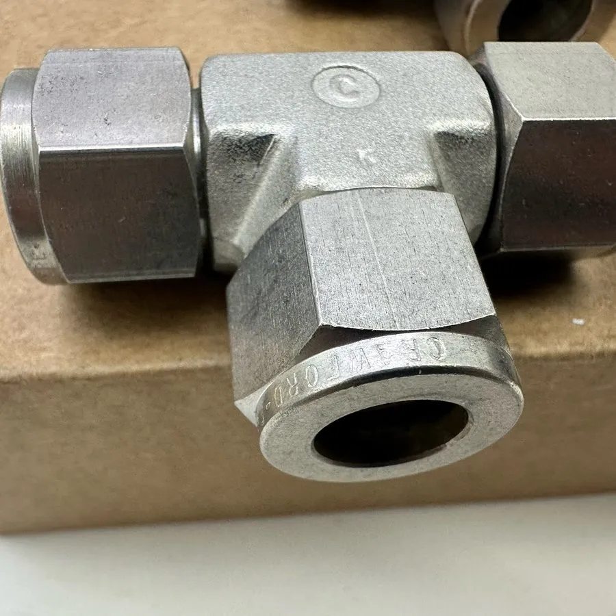 Фитинг Swagelok Stainless Steel Union Tee Fitting, 1/2" OD Tube, SS-810-3 — фото лота 2