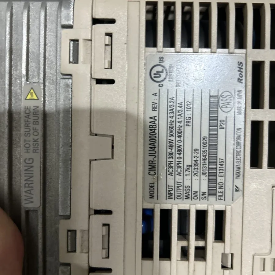 Частотный преобразователь Yaskawa CIMR-JU4A0004BAA Inverter J1000 Drive 3PH 400V