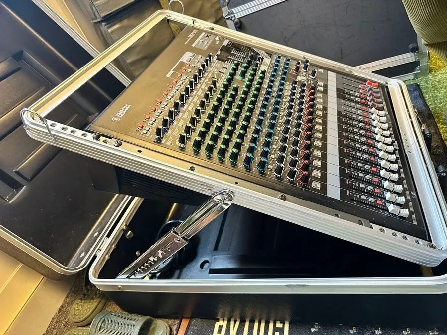 Микшерный пульт YAMAHA MGP16X Advanced Mixing Console 90days