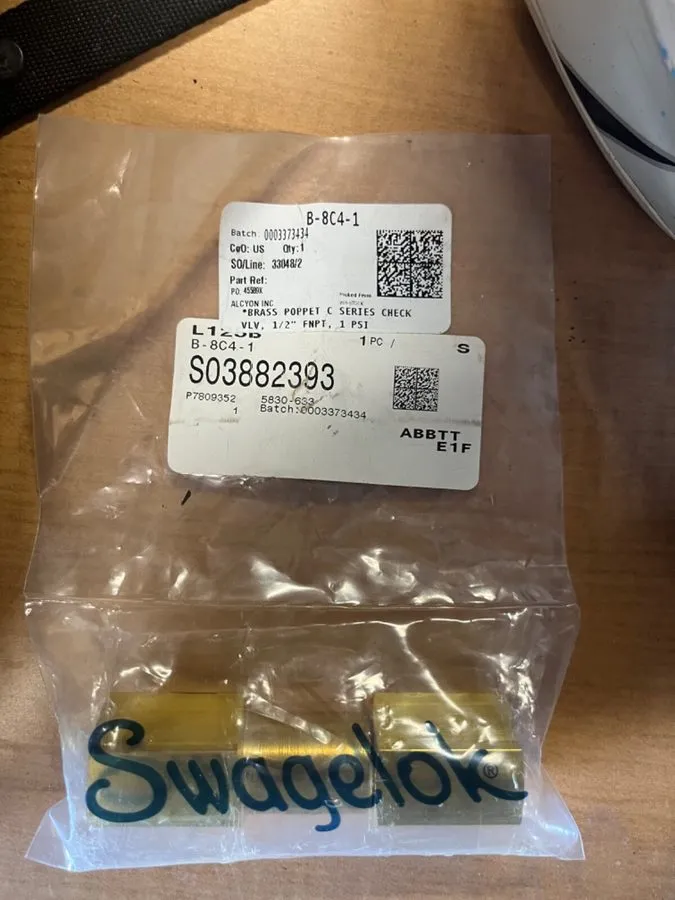 Клапан Check valve Swagelok B-8C4-1 Brass Poppet 1/2" in. Inch fnpt