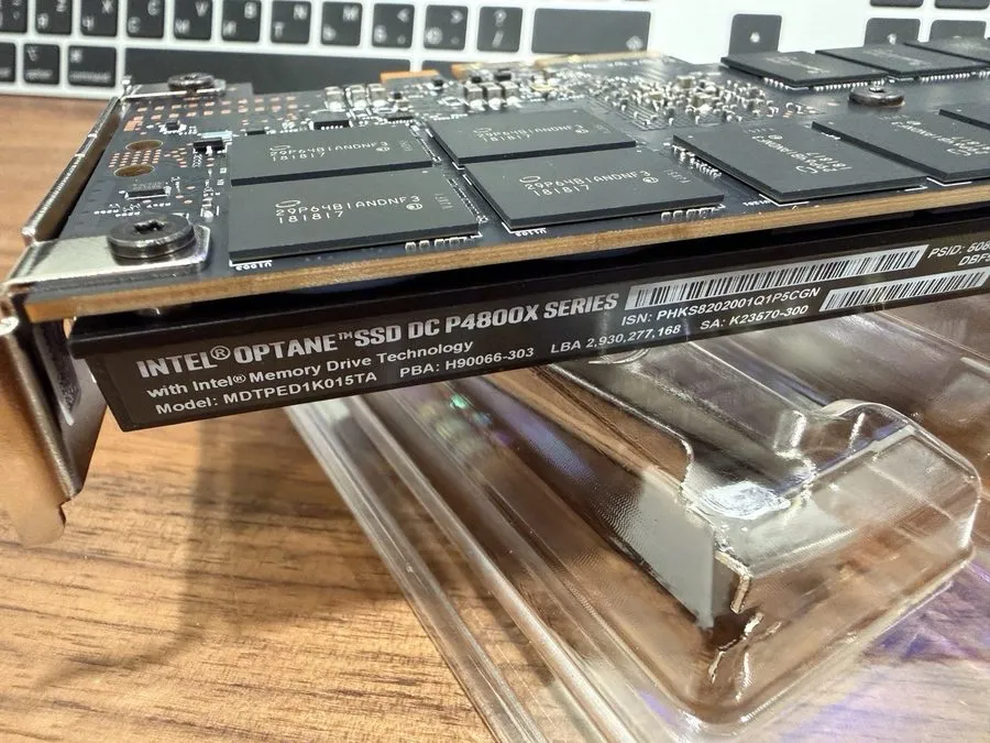 SSD-накопитель Intel Optane P4800X 1.5TB 1/2Height PCIe x4 NVMe SSD SSDPED1K015T