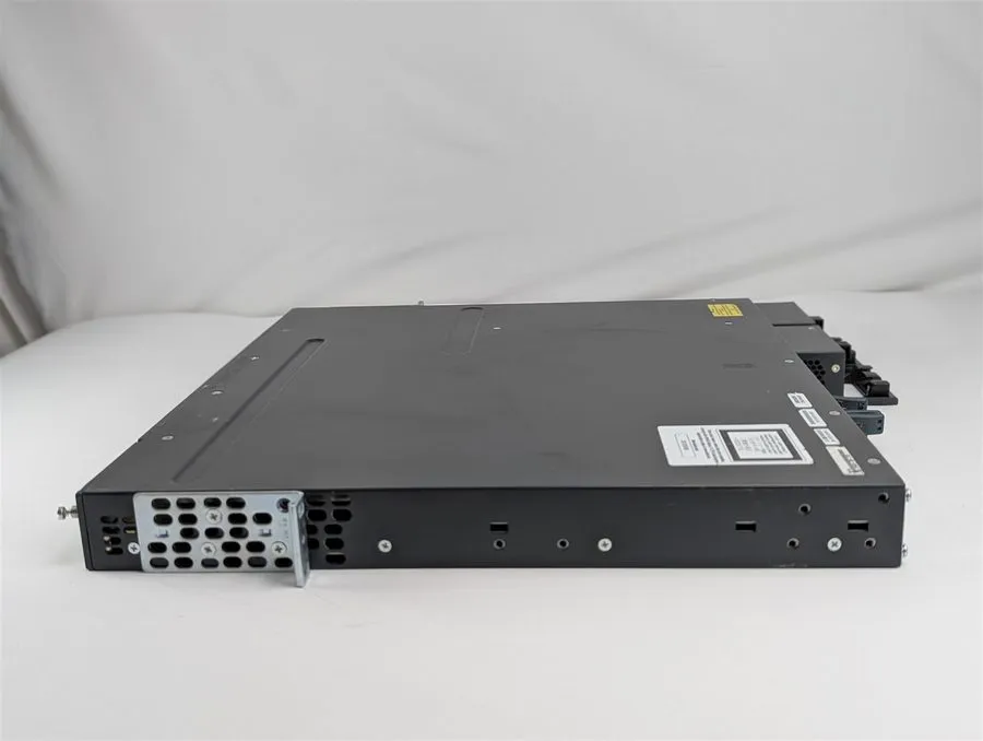 Коммутатор Cisco WS-C3560X-48P-L Standalone 48 Port PoE+, with Dual AC 715W and 