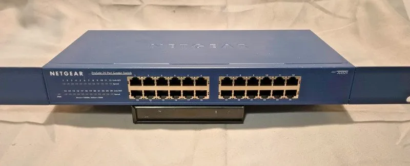 Коммутатор NETGEAR ProSafe JGS524 Plus 24-Port Gigabit Rackmount Switch