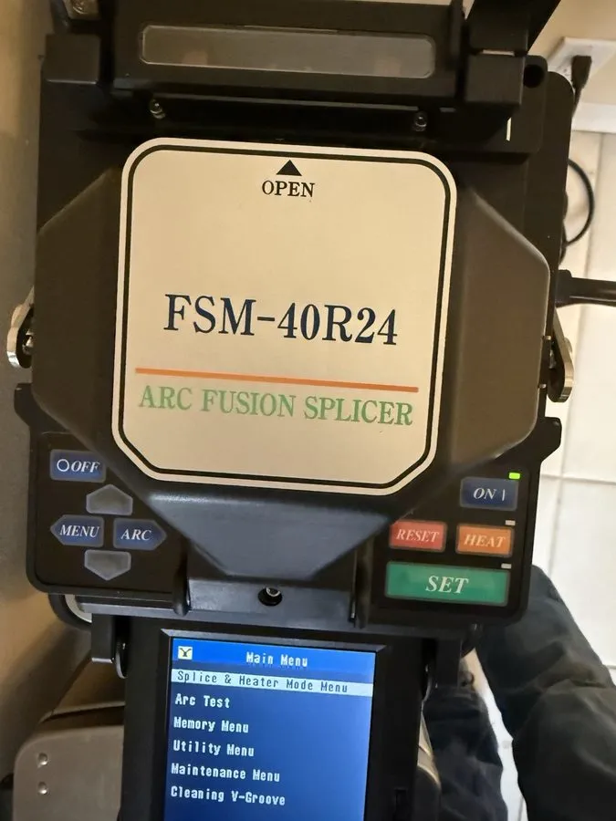 Сварочный аппарат Fujikura FSM-40R24 Single & 24 Fiber Ribbon Fusion Splicer — фото лота 2
