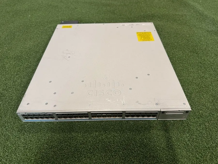 Коммутатор Cisco C9300-48UN-E 48-Port UPOE 5Gbps Catalyst 9300 Switch
